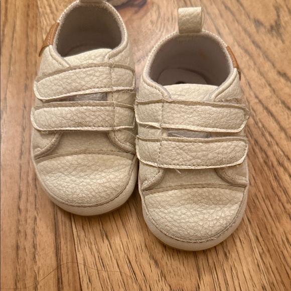 Baby white sneaker with Velcro closure 2M. Myggpp brands - Picture 1 of 4